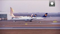 Piloti Lufthansa sospendono gli scioperi fino a luglio, via a trattative con società