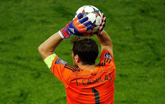 Casillas moqué sur le web après sa touche ratée !