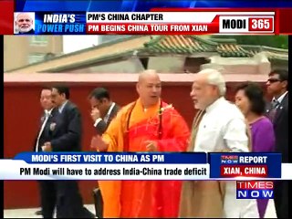 Narendra Modi visits Daxingshan temple