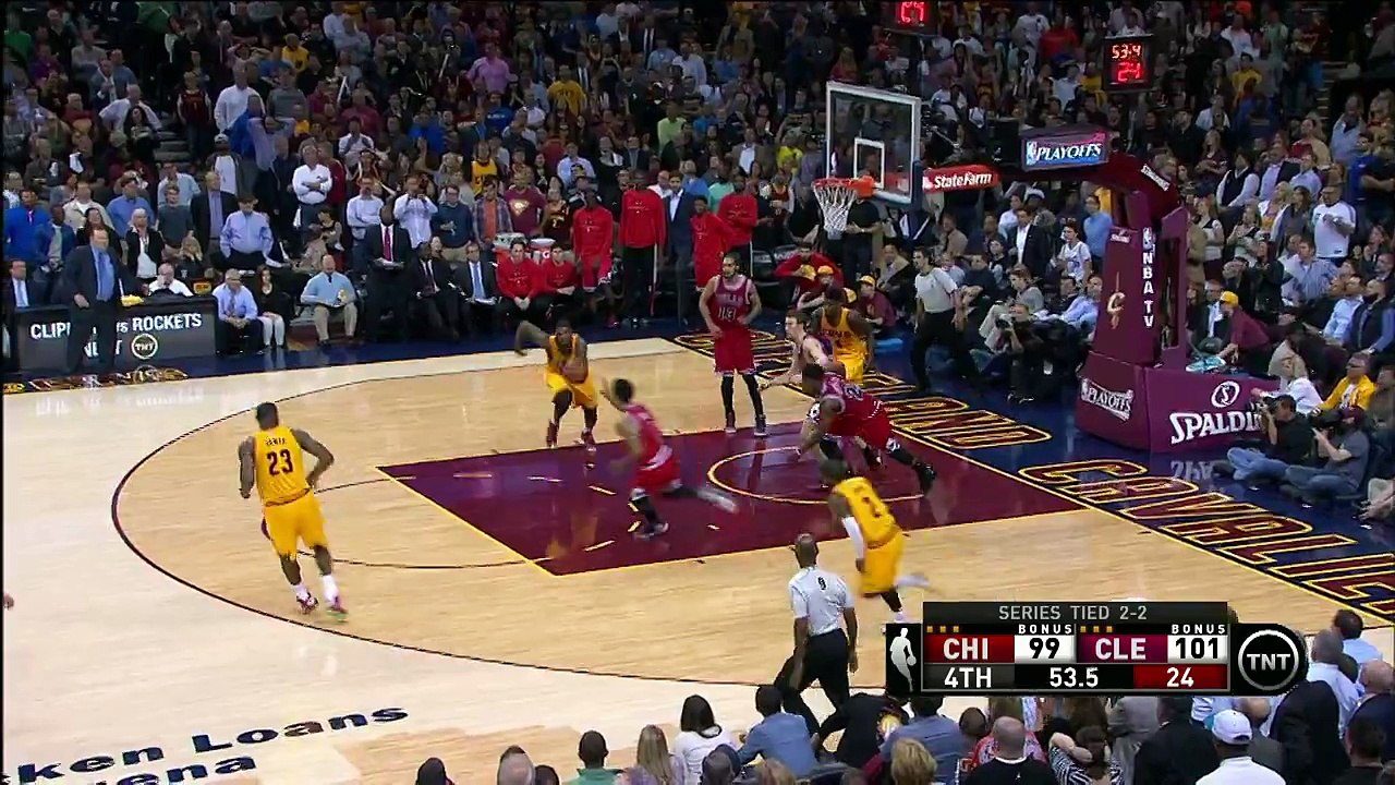 LeBron James'den şahane blok
