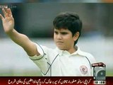 Wasim Akram Gives Bowling Tips to Sachin Tendulkar's Son in India