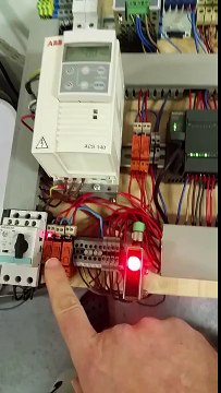 Elevator with Siemens S7-200 214 PLC and arduino