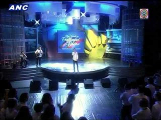 Bamboo performs 'Noypi' at flag-raising