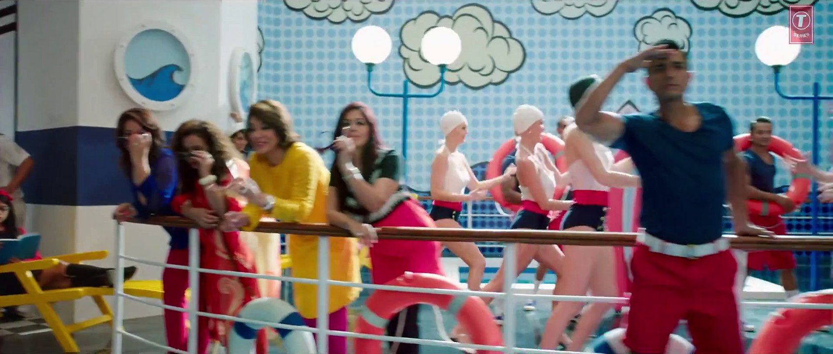 Dil Dhadakne Do - Priyanka Chopra, Farhan Akhtar