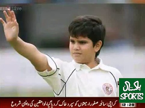 Wasim Akram Gives Bowling Tips to Sachin Tendulkars Son Arjun Tendulkar in India