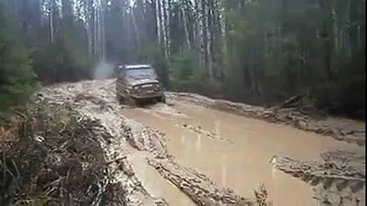 уазик и грязь