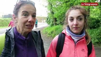 Tro Menez Are. Bonne ambiance sur les sentiers