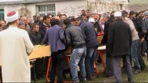 Kazada Ölen 6 Kişinin Cenazesi, Gözyaşları İçinde Toprağa Verildi