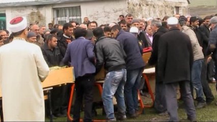 Kazada Ölen 6 Kişinin Cenazesi, Gözyaşları İçinde Toprağa Verildi