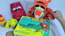 Play-Doh Poisonous to Tigger and Lightning McQueen Play Doh Breakfast Time Set Disney Cars