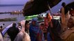 INDIA Varanasi Ganges rituelen vóór zonsopkomst