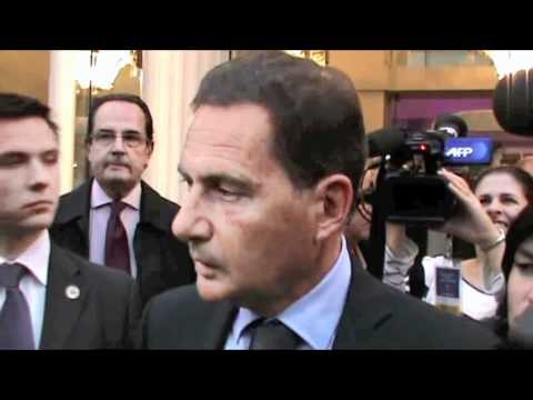 Reportage: Les Réactions de l'UMP sur le projet socialiste