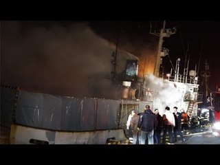 カニ貨物船から出火　稚内港