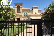 Villa in amazing condition for sale in Jumeirah Islands - mlsae.com