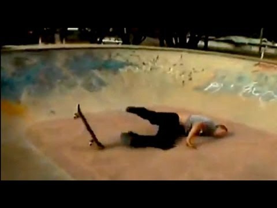 Skuff TV Action Sports and Carnage - BIG crashes - BIG pits and Sexy Mama's