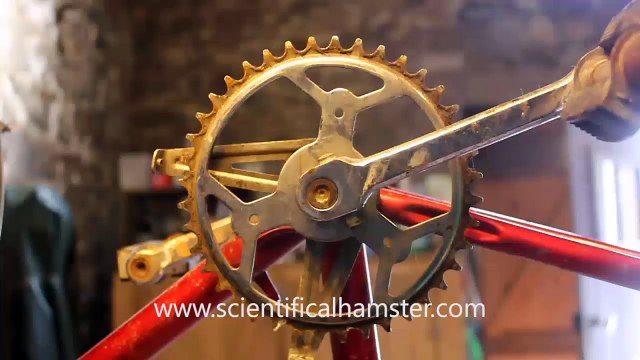 Home-made tools - Hand-powered sander. Ponceuse fabrication maison. Bricolaje una lijadora de disco