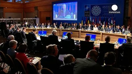 ناتو به مقابله با «تاکتیک های ترکیبی جنگ» می اندیشند