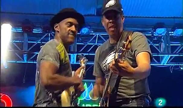 Stanley Clark, Marcus Miller & Victor Wooten - Beat It