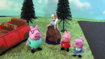 Disney Frozen and Nickelodeon Peppa Pig Queen Elsa Jumps in Muddy Puddles witrh Peppa Pig