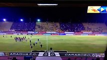 Jugador del Carabobo F.C fue agredido por un fanático durante una entrevista