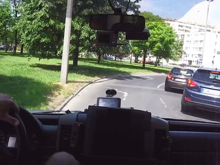 Dashcam d'une ambulance en urgence à Budapest