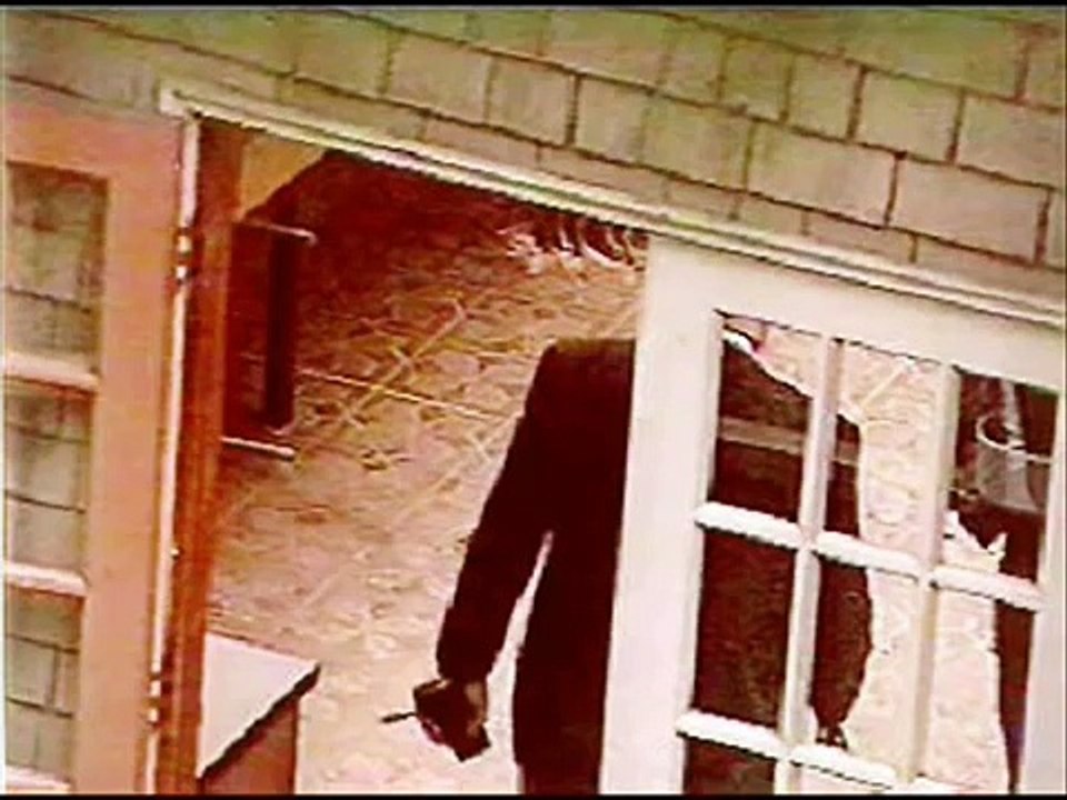 Kurt Cobain was found dead - he was murdered! - Documentary (Seattle, WA 04/08/94)