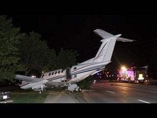 Plane crashes in between two Wheeling, Illinois housing complexes