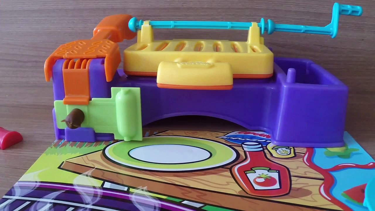 Play-Doh Churrasco BBQ Grill Burger, Hot Dog Barbeque Playset Playdough