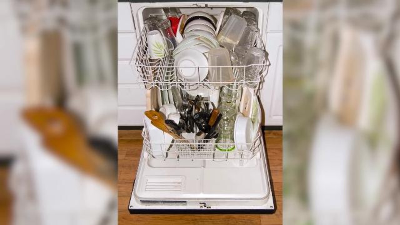 Science says never hand wash your dishes again