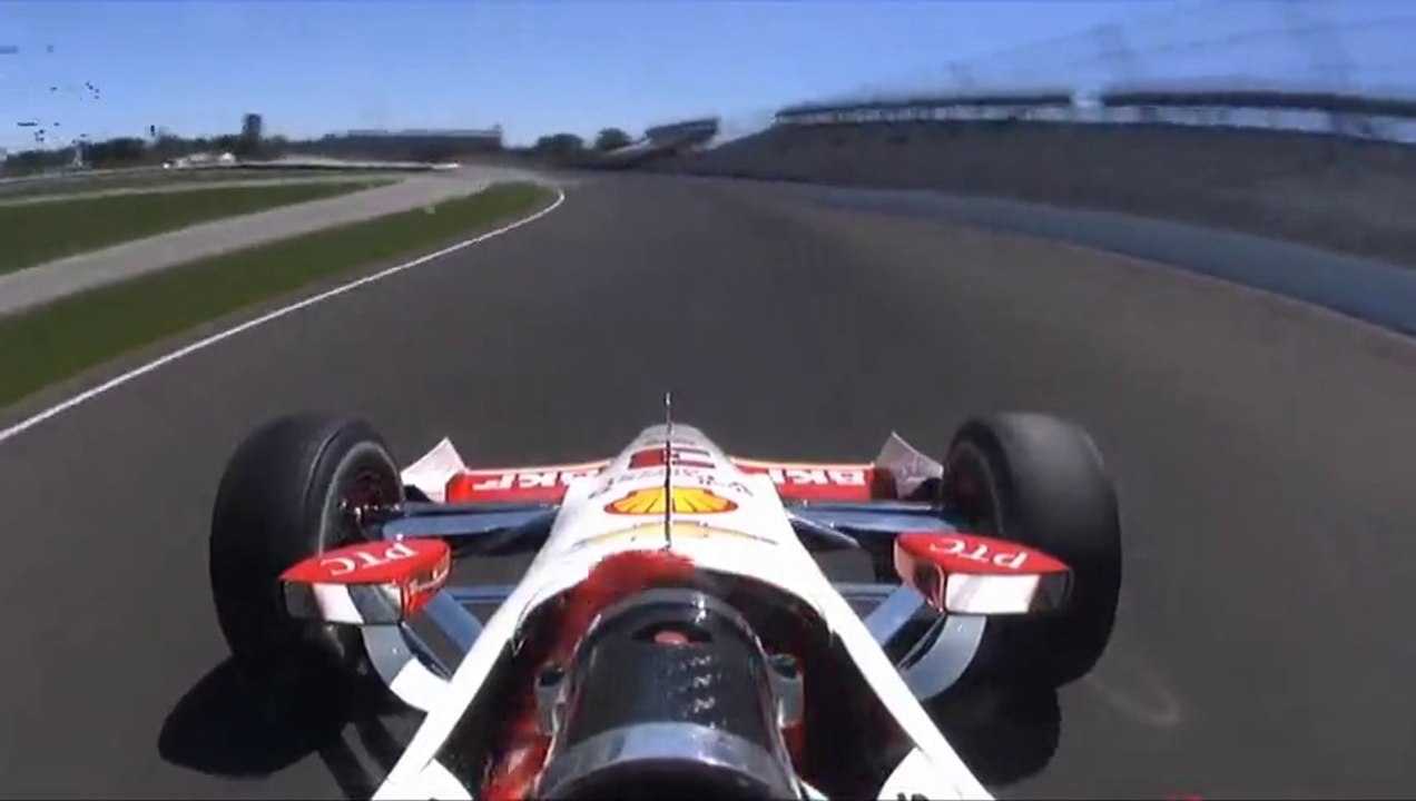 Crash spectaculaire de Helio Castroneves aux 500 miles d’Indianapolis