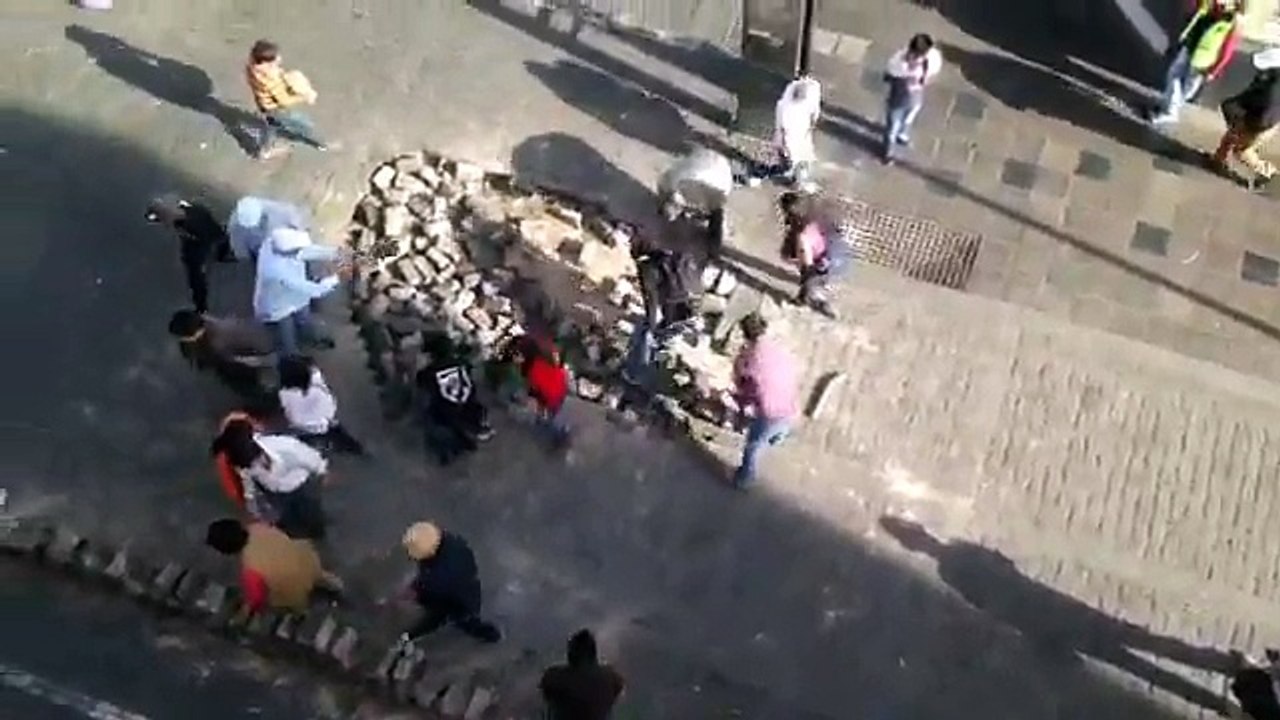 Arequipa: intentan reparar daños pero opositores se lo impiden