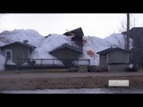 Wall of ice causes Canada home destruction