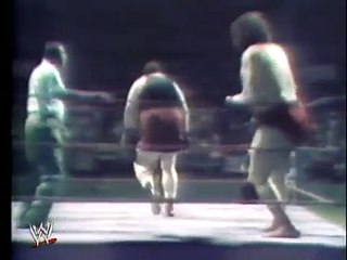 Andre The Giant vs Gorilla Monsoon (1977)