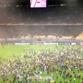 Dnipro pasó a la final de Europa League e hinchas invadieron la cancha
