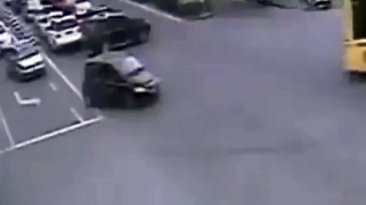 Father Leaps onto Road to save his Child