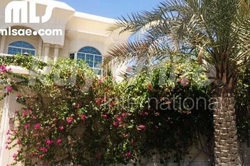 Amazing 5 BR Villa With Swimming Pool and Beautiful Garden - mlsae.com