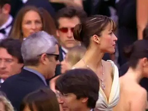 Sophie Marceau dévoile son sein par erreur à Cannes