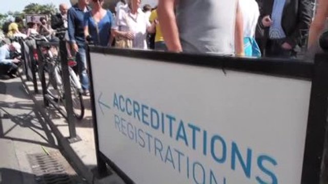 Cannes Film Festivali'nde Kırmızı Halı Günde 3 Kez Değiştiriliyor