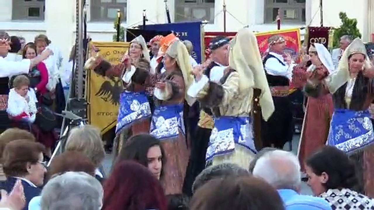 ΚΟΝΙΑΛI  Χορός με τα κουτάλια Ο χορός των κουταλιών χορευόταν και σε άλλες περιοχές της Μ. Ασίας όπως στην Κιουτάχεια κα