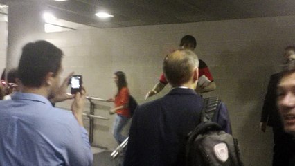 To φιλί του Τόμιτς στον Τεόντοσιτς