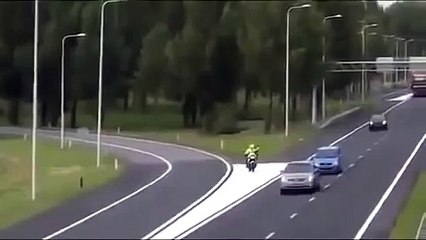 Horrible Police Motorbike Crash