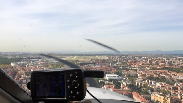 Un pilote de 60 ans atterrit alors que les freins sont bloqués!