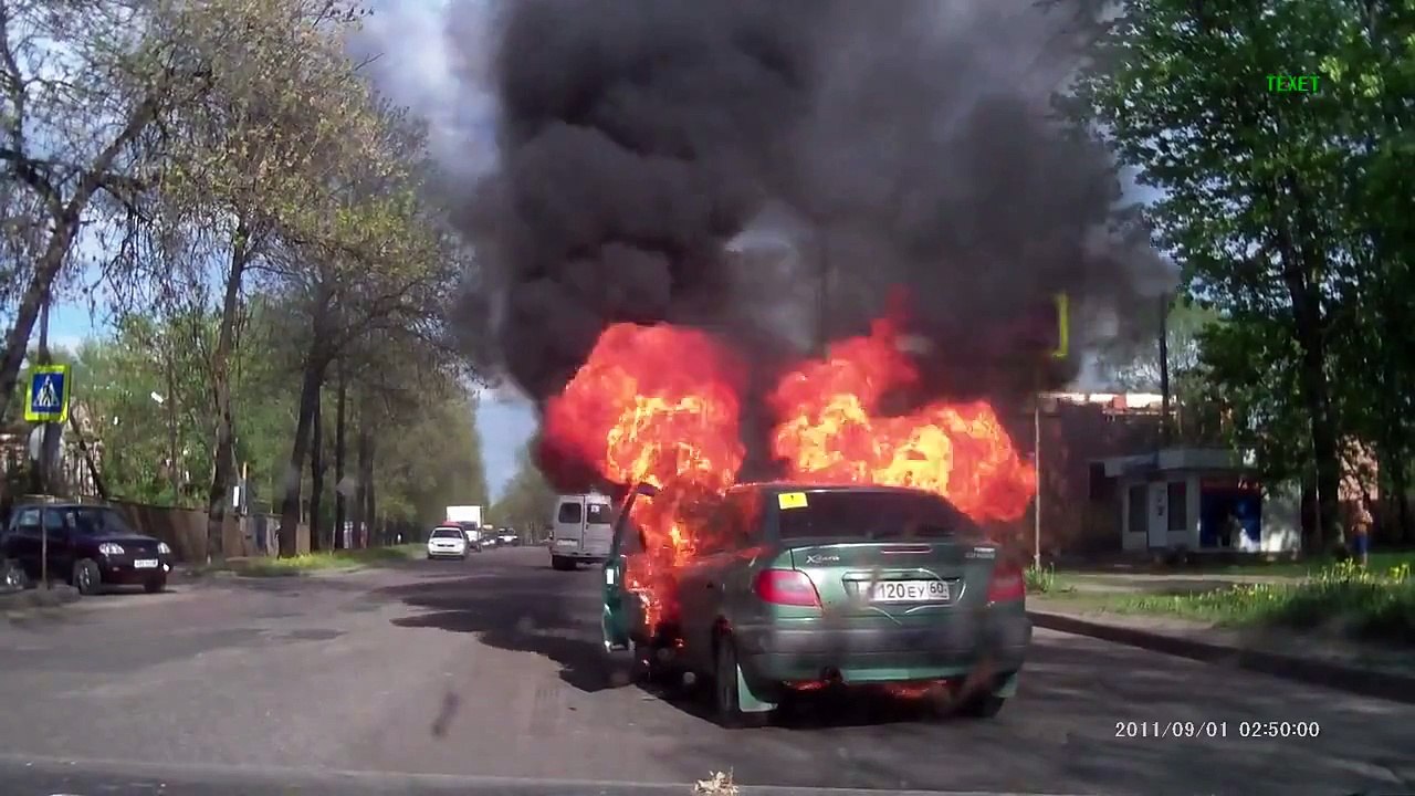 Ne pas fumer dans une voiture à coté d'une bouteille de gaz