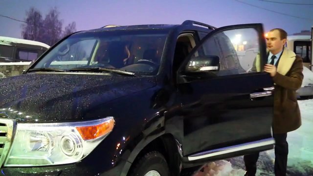 Вот как надо продавать руссские автомобили ;)