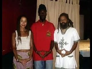 Midnite - Lion Wears The Crown - Live