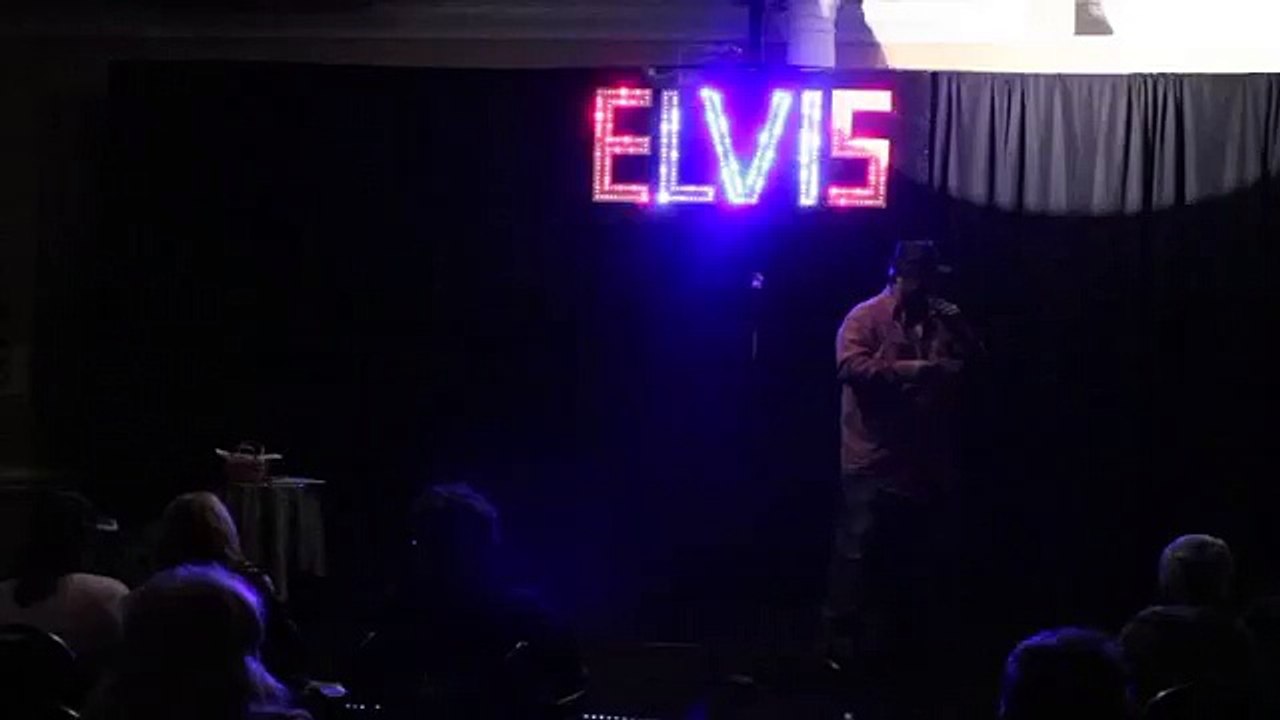 Eddie Phelps introducing Robert Keefer at Sheffield Remember