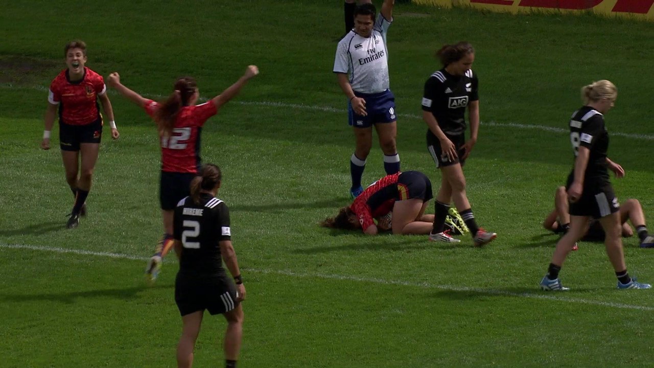 RE:LIVE - Spain record historic win over New Zealand