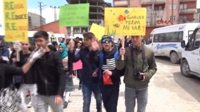 Hakkari - Avrupalı Öğretmen ve Öğrenciler, Yüksekova'da Temizlik Yaptı