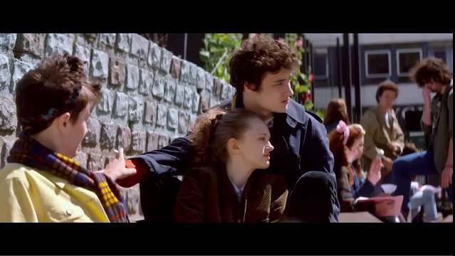Trois souvenirs de ma jeunesse - Extrait Quest-ce que tu fais à Paris [VF|HD] (Mathieu Amalric)