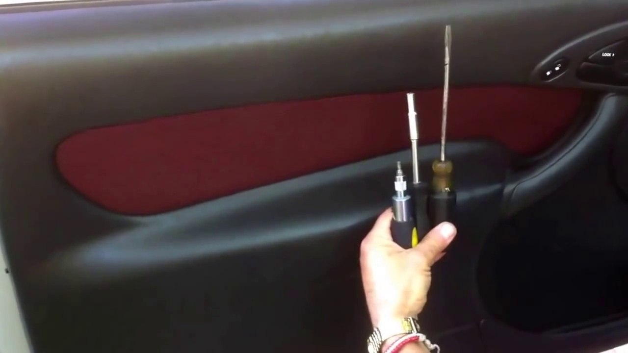 How to remove door panel on a 1999-2007 Ford Focus ZX3 ZX5 SVT ZX4 ZTW SE in less than 5 minutes